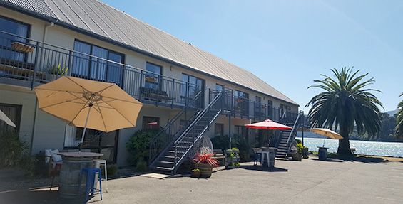 1-bedroom suite outside